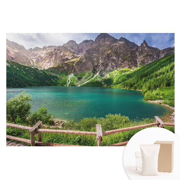 Nem szőtt fotótapéta Egy hegyi tó, zöld növényzettel körülvéve