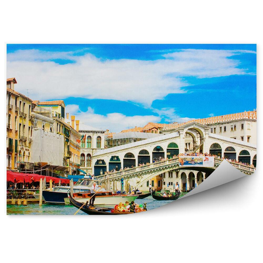 Poszter tapéta Rialto híd Grand Canal épületek gondolák emberek Velence ég felhők