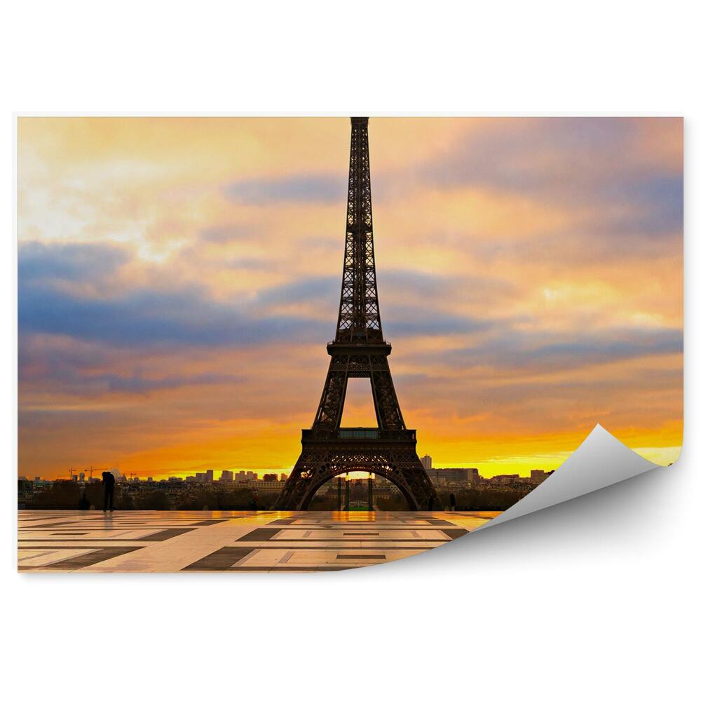 Fotótapéta Párizs Eiffel-torony tér turisták felhők