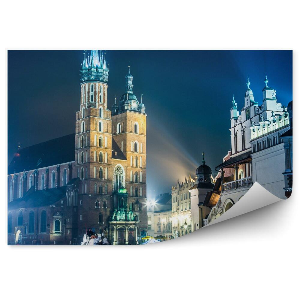 Poszter tapéta Krakkó óvárosa, a Szent Mária-templom éjszakai fényei