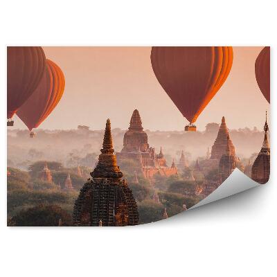 Öntapadós fotótapéta falra Léggömbök templomok fák