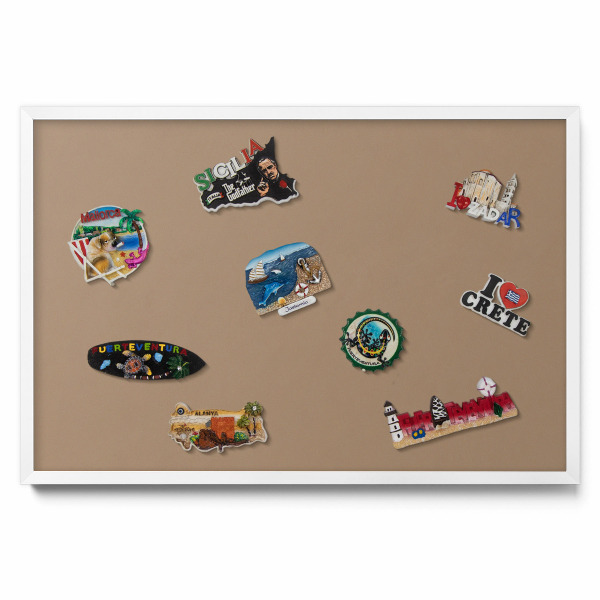 Világosbarna színű Mágneses tábla