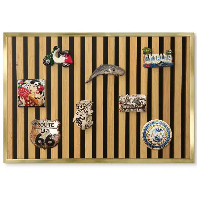 Minimalista stílusú függőleges fa tábla utazási mágneseknek