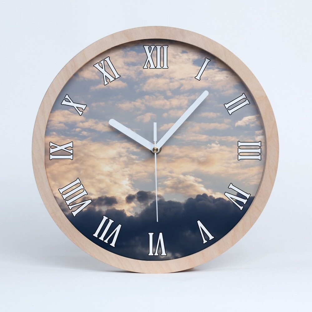 Fa óra Felhők az égen