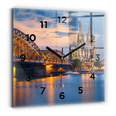 Szögletes fali üvegóra 30x30 Kilátás a városházára